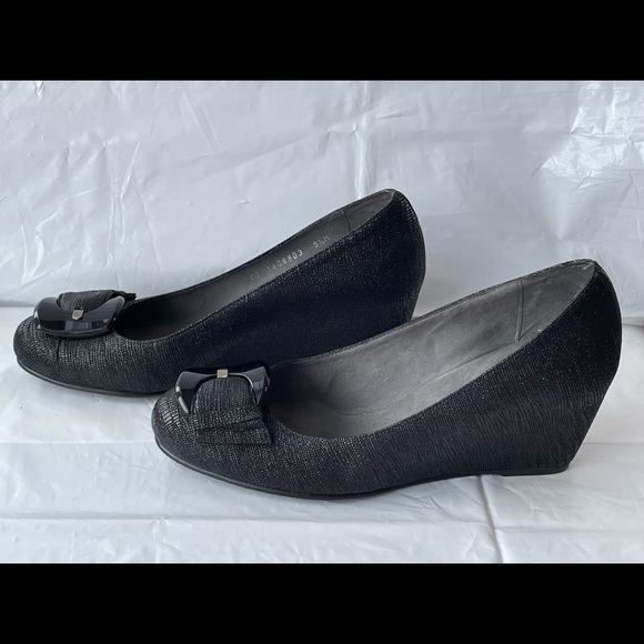 Stuart Weitzman wedge heels, 9 1/2, 3” wedge, in pristine condition and unworn - Picture 7 of 7